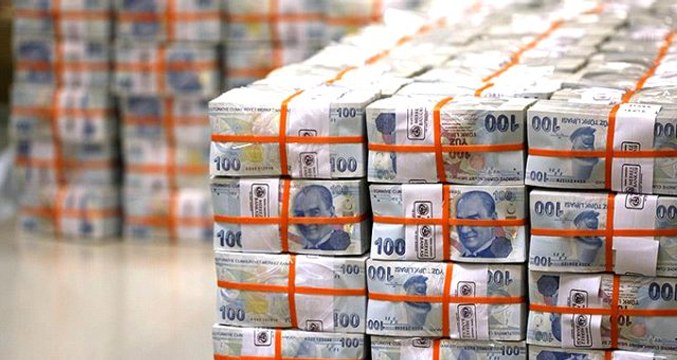 Vatandaşın kredi ve kredi kartı borcu 583,6 milyar liraya ulaşarak rekor kırdı
