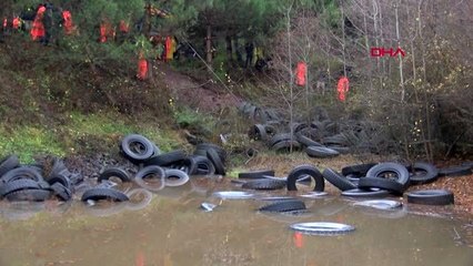 Şile'de ormanlık alana bırakılan lastikler toplanıyor -2