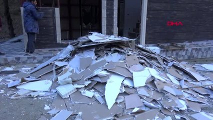 Trabzon uzungöl'de yıkım kararı alınan kaçak yapıyı, sahibi yıktı