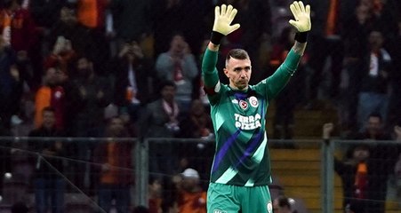Muslera'nın topu açık artırmada satıldı