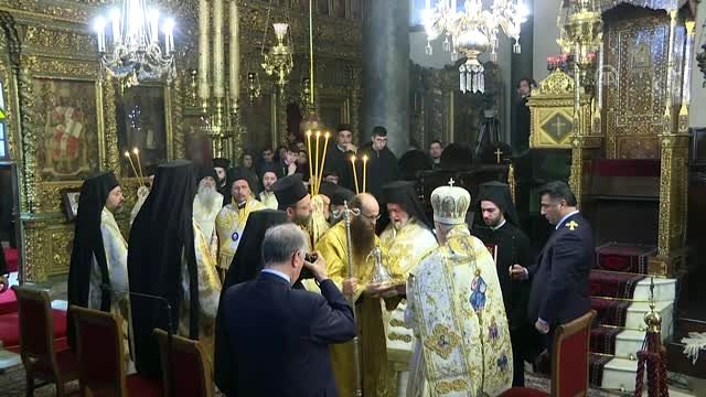Yunanistan Dışişleri Bakanı Dendias, Fener Rum Patrikhanesi'nde Noel ayinine katıldı