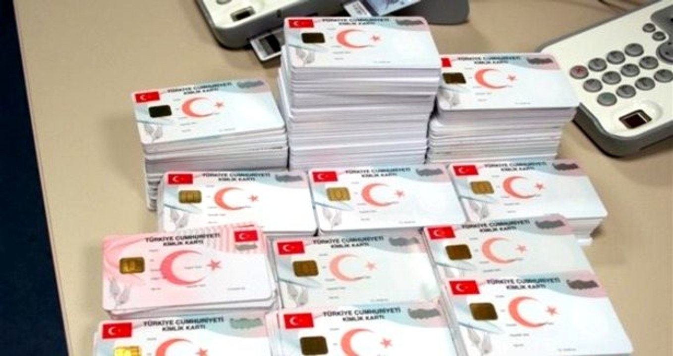 Yeni kimlik kartı son başvuru tarihi ne zaman? Eski kimlik kartı ne zaman kadar geçerli? Eski kimliklerin son değiştirilme tarihi ne zaman?