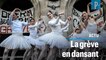Les danseuses de l'Opéra  interprètent le Lac des Cygnes devant le Palais Garnier