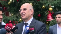Yunanistan Dışişleri Bakanı Dendias, Fener Rum Patrikhanesi'nde Noel ayinine katıldı