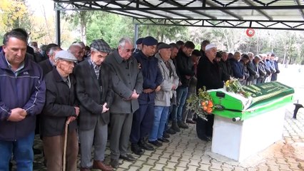 113 yaşında hayatını kaybeden Ayşe nine toprağa verildi