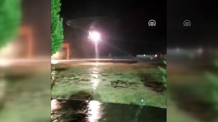 Sağanak nedeniyle araçta mahsur kalanlar helikopterle kurtarıldı - ADANA