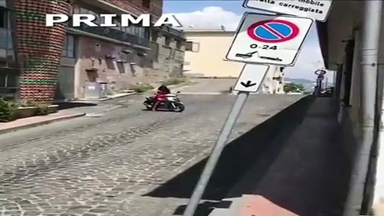 Aída Nízar se cae de la moto mientras grababa e...