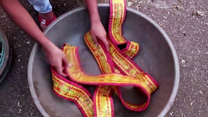 2000 Firecrackers In Liquid Nitrogen - Will They Freeze Or Not