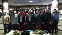Doğu Türkistan'daki zulme dayanamayıp gözyaşlarını tutamadılar