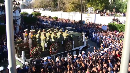Cezayir Genelkurmay Başkanı Salih'in cenazesi törenle defnedildi (1) - CEZAYİR