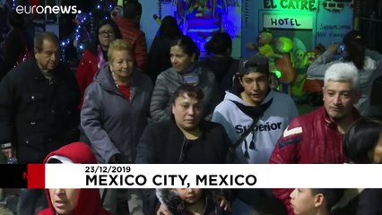 شاهد:آلاف المكسيكيين يحتشدون لرؤية الطفل اليسوع "العملاق" خلال احتفالات عيد الميلاد