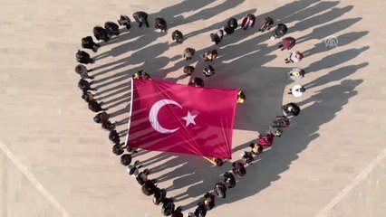 Paramedikler "anında müdahale" etkinliğinde saniyelerle yarıştı