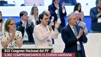 Tremendo homenaje a Mariano Rajoy: "Solo dejas el poder, no la política: ¡te quedas en el partido!"
