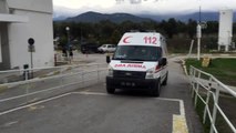 Zeytin işçilerini taşıyan minibüs kaza yaptı: 10 yaralı (2)
