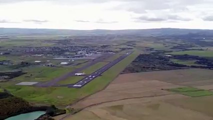 El arriesgado vuelo de un dron durante el despegue del avión de pasajeros más grande del mundo
