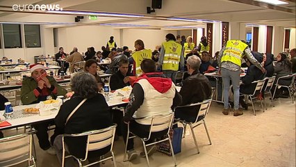 Бездомные отметили Рождество в мечети