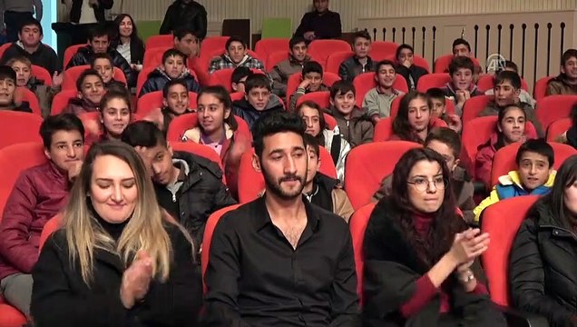 Erciş Belediyesi öğrencileri ilk kez sinema ile buluşturdu - VAN