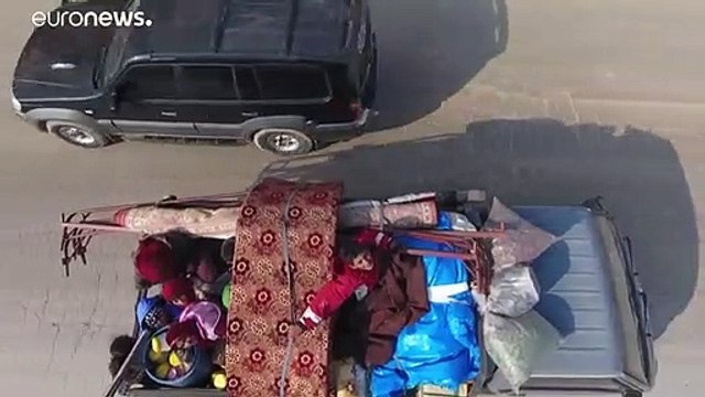 Los enfrentamientos en el noroeste de Siria entre el ejercito sirio y los grupos terroristas obligan a miles de personas a desplazarse