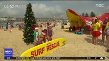 [이 시각 세계] 호주 해변에서 즐기는 한여름 크리스마스