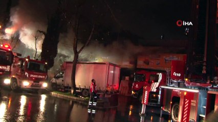 Sultangazi Sanko Sanayi Sitesinde bir iş yeri alev alev yandı