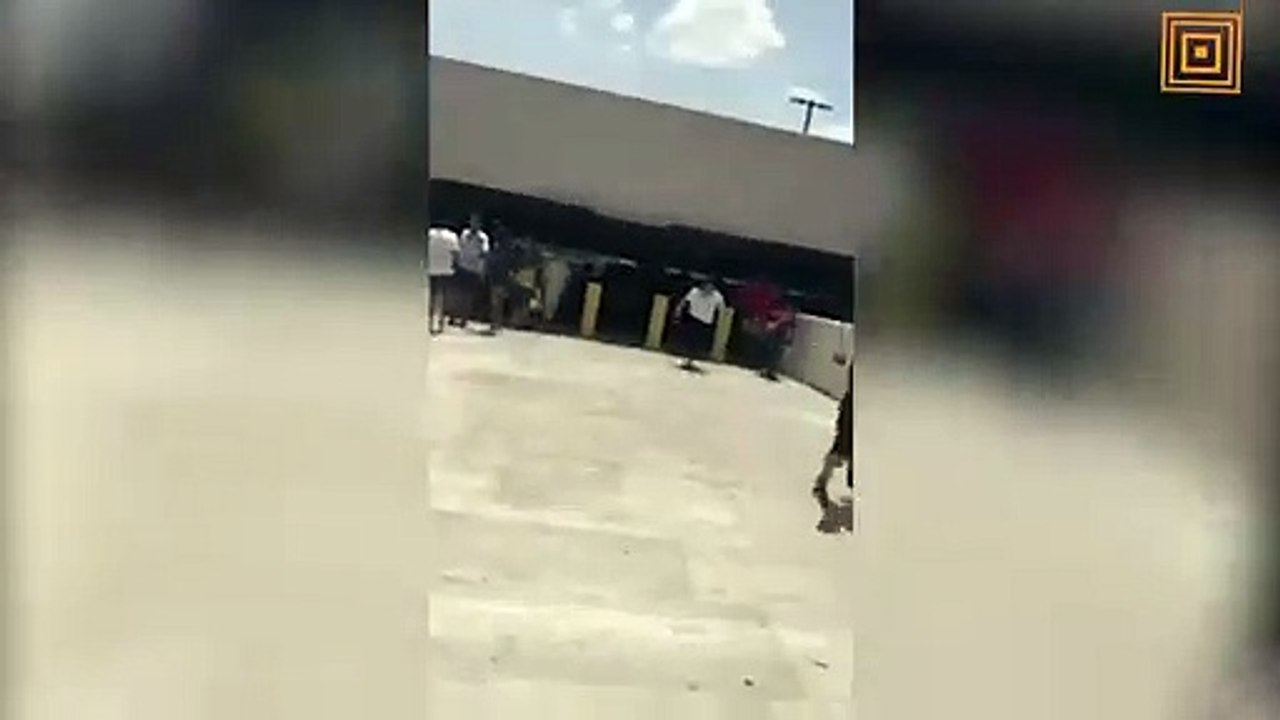Así fueron los momentos de pánico vividos en un centro comercial de Texas durante el asalto a una joyería