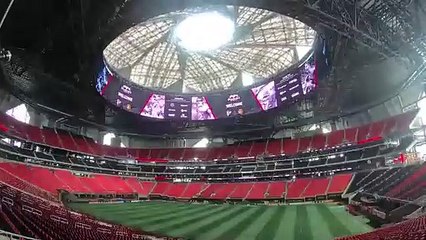 Los Atlanta Falcons 'descubren' el increíble techo retráctil de su estadio Mercedes-Benz