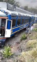 Terrible choque entre dos trenes en Machu Picchu
