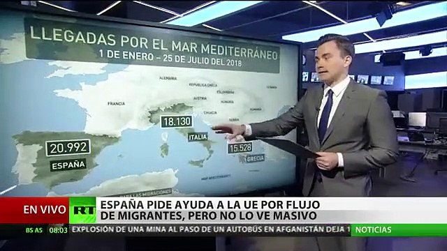 Sánchez pide socorro a la UE por el flujo de inmigrantes, pero a los españoles les dice que no es masivo