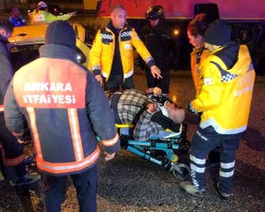 Otomobil önce temizlik aracına, ardından minibüse çarptı: 1 yaralı