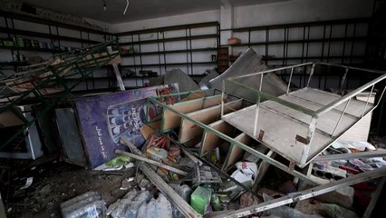 Syrians flee Idlib towns following uptick in bombardment