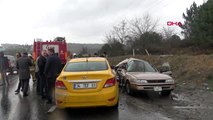 Arnavutköy'de kaza sonrası araçta sıkışan sürücü itfaiye tarafından kurtarıldı
