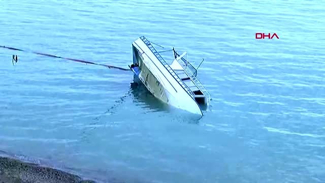 Van gölü'nde kaçakları taşıyan tekne battı 7 ölü -12