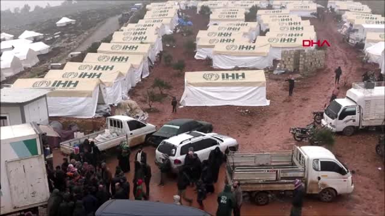 Hatay-idlib'in güneyinden göç eden ailelere insani yardım