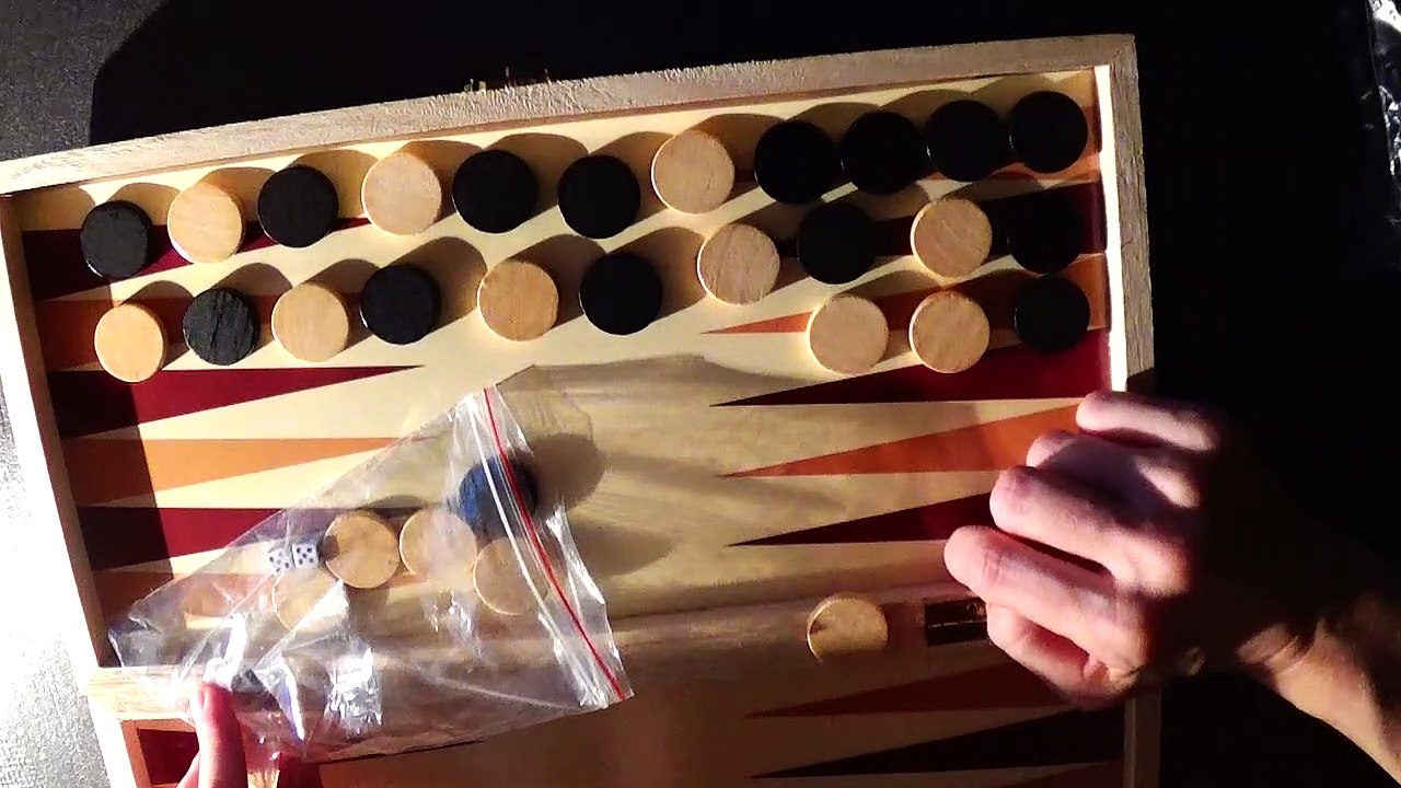 ASMR Whispering - Backgammon Board Hypnotic Sounds