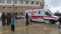 Ağır kokudan etkilenen öğrenciler hastaneye kaldırıldı (2) - BURSA