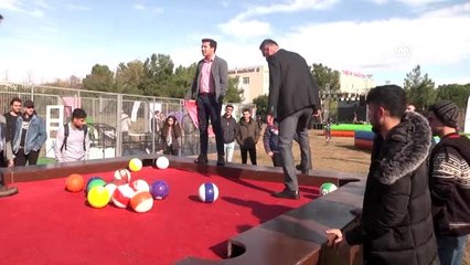 Üniversite öğrencileri "Kış Spor Şenliği"nde eğlendi