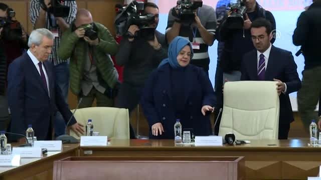 Bakan Selçuk: Asgari ücret 2020 yılı için brüt 2 bin 943 lira, net 2 bin 324 lira olarak...