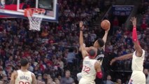 Giannis produces monster dunk for Bucks
