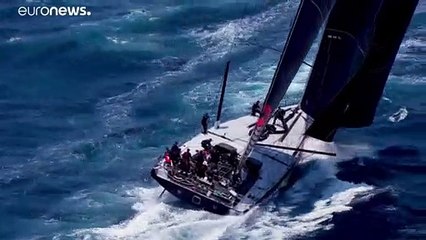O Comanche é o primeiro líder da regata Sydney-Hobart