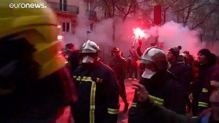 Οι συντάξεις και οι υποχωρήσεις της γαλλικής κυβέρνησης