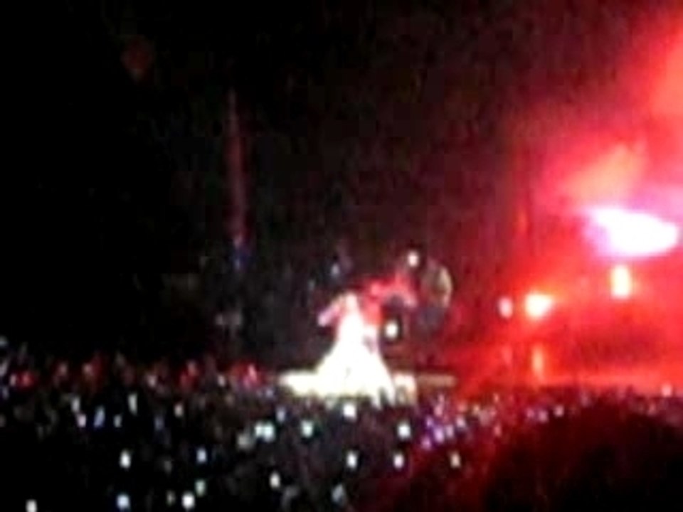 30 Seconds to mars Jared et le public au zenith le 08.02.08