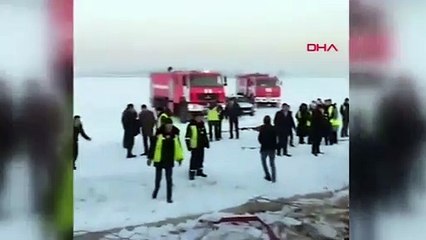 Yolcu uçağı evlerin üzerine düştü: Çok sayıda ölü var