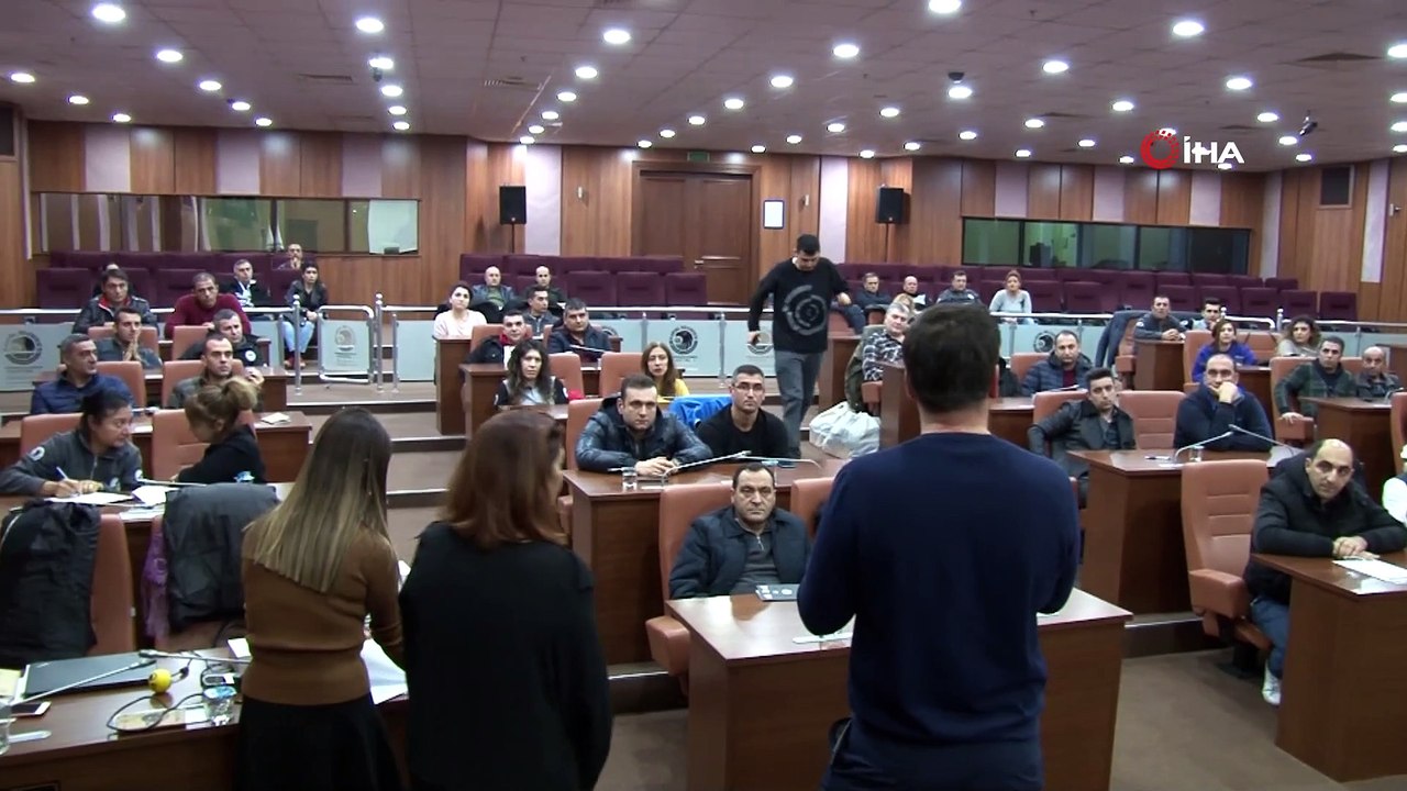 Kartal Belediyesi özel güvenlik personeline öfke kontrolü eğitimi verdi