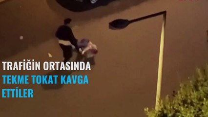 Sürücülerin yol ortasında kavgası kameraya yansıdı
