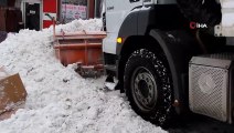 Van'ın 2 İlçesinde Kar Yağışı Nedenir Okullar Tatil Edildi
