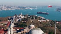 İstanbul boğazında gemi geçişleri havadan arşiv