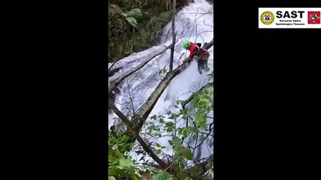 Farnocchia di Stazzema (LU) – Salvato cane in un torrente in piena (23.12.19)