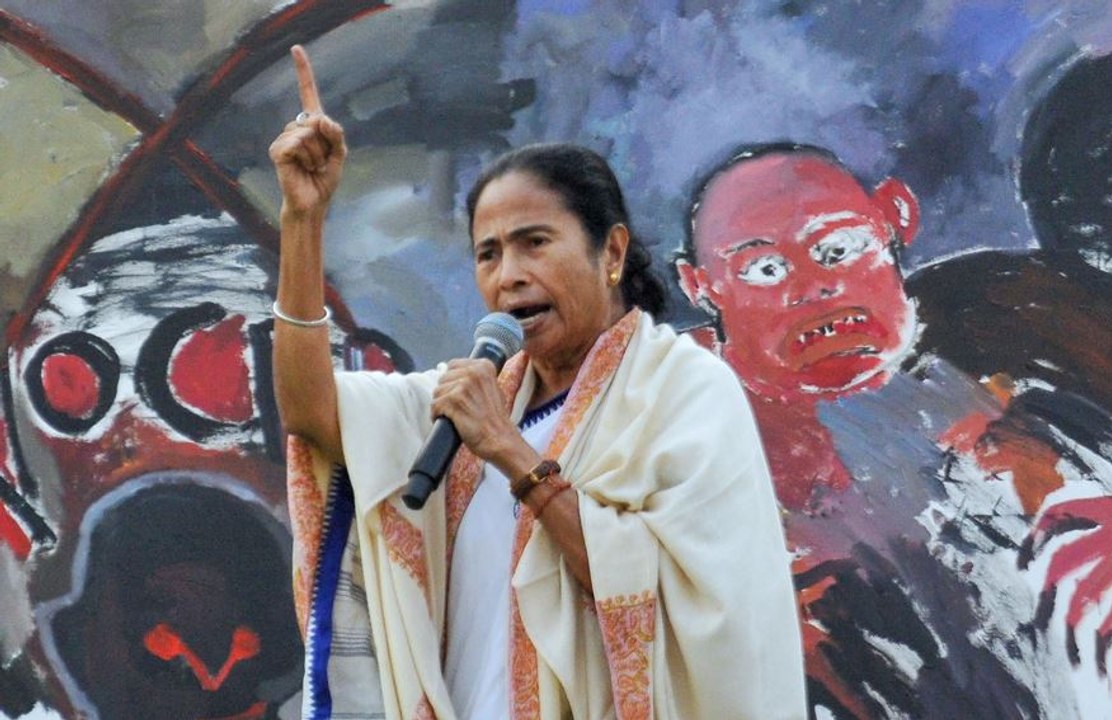 Mamata Banerjee continues fight against CAA, leads another protest march in Kolkata | Oneindia News