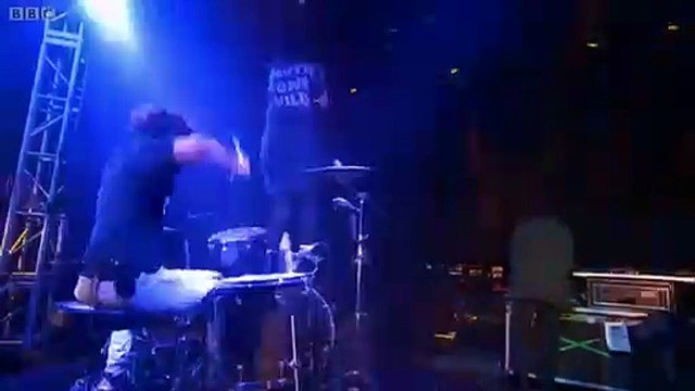 Crystal Castles - Alice Practice Live at Reading Festival 2011