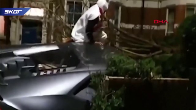 Yıldız futbolcu Lamborghini ile kaza yaptı! Görenleri şaşkına çeviren manzara